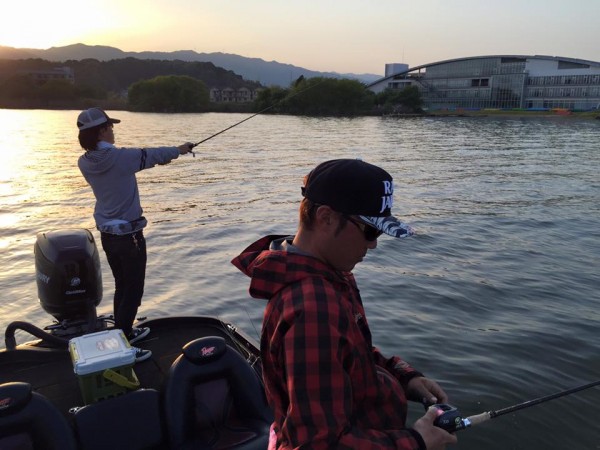 hideup 豌ｸ驥守ｷ丈ｸ譛� 繝悶Ο繧ｰ蜀咏悄 2016/05/03