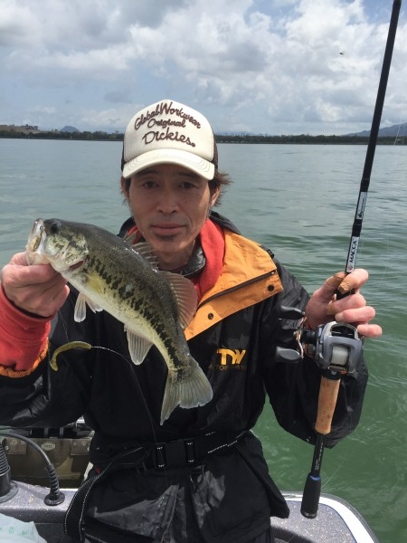 hideup 讓ｪ螻ｱ逶ｴ莠ｺ 繝悶Ο繧ｰ蜀咏悄 2016/04/17